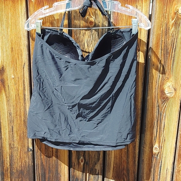 Black Tanktop/swim top - Picture 11 of 11